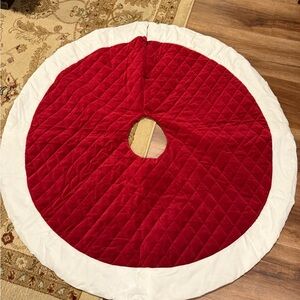 Pottery Barn | Classic Velvet Tree Skirt NWOT